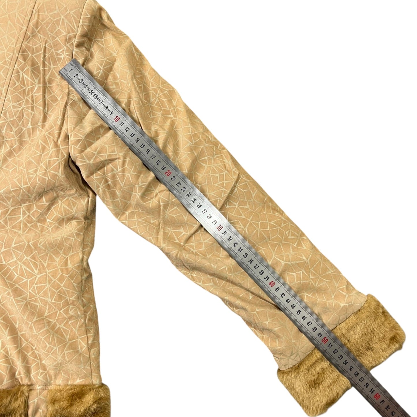 Casaco com pelo sintético